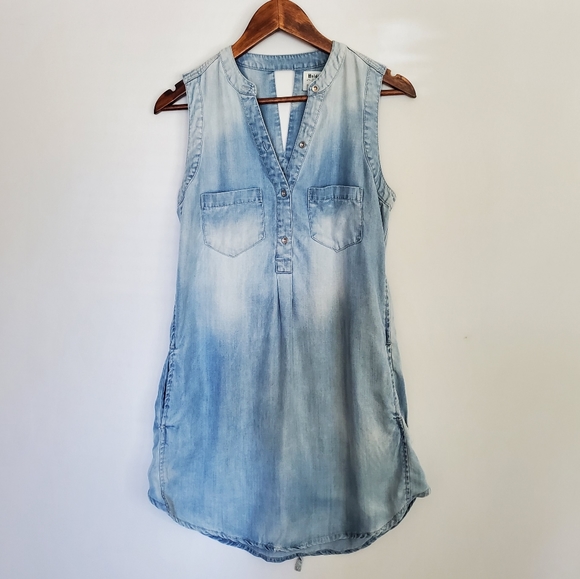 HOLDING HORSES Dresses & Skirts - Anthropologie 'Holding Horses' Chambray Tank Shirt Dress size 4